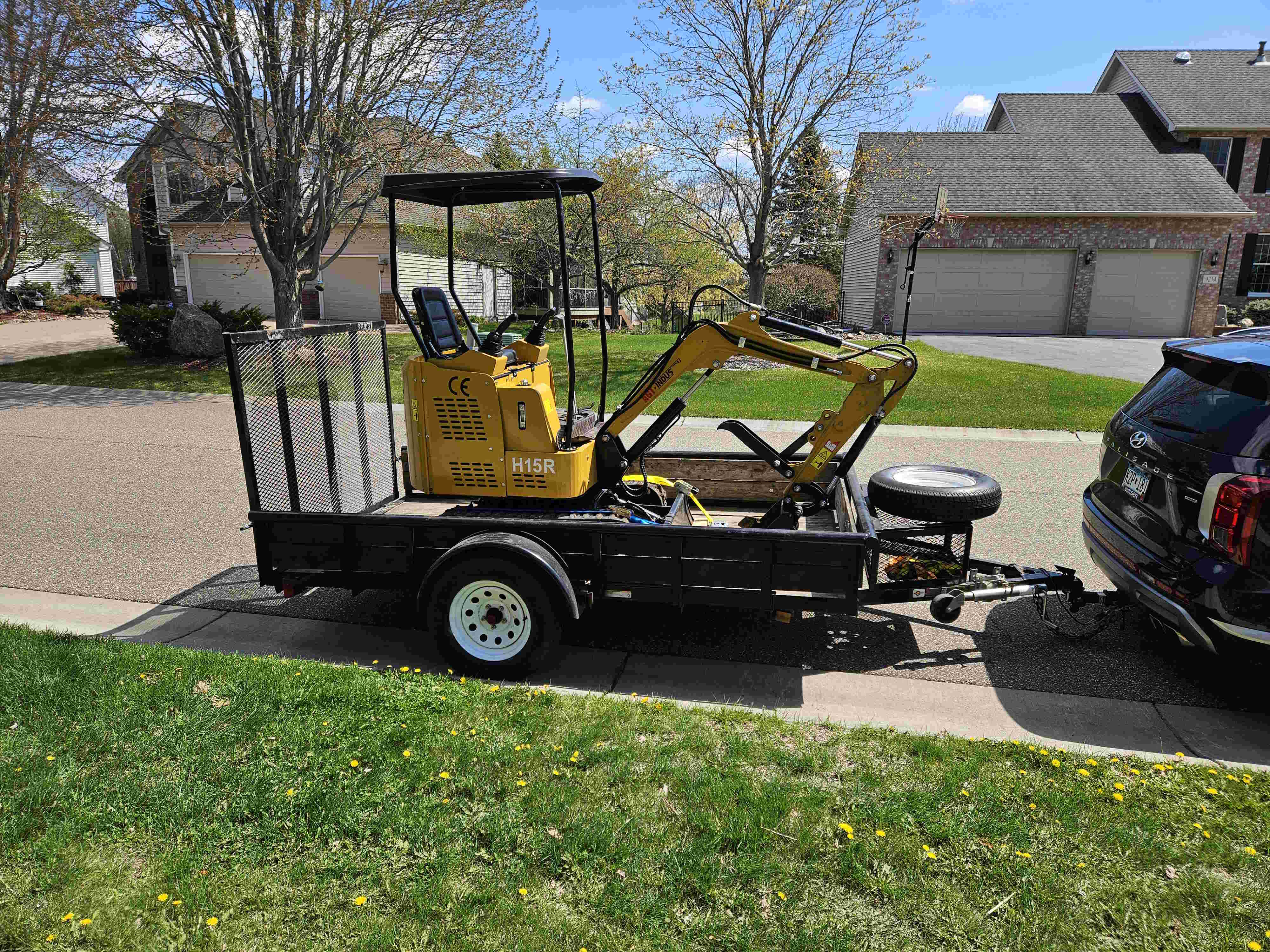 Mini excavator digging – photo 2